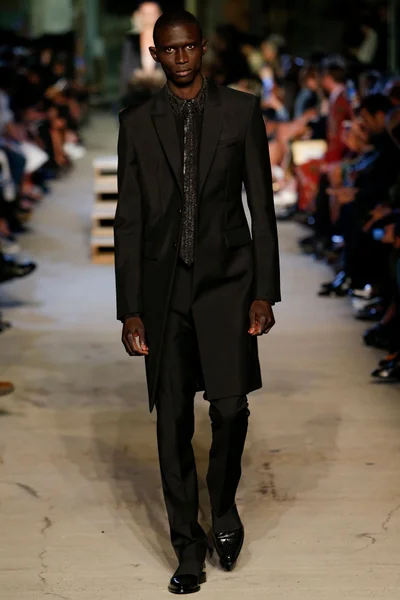 Look 38